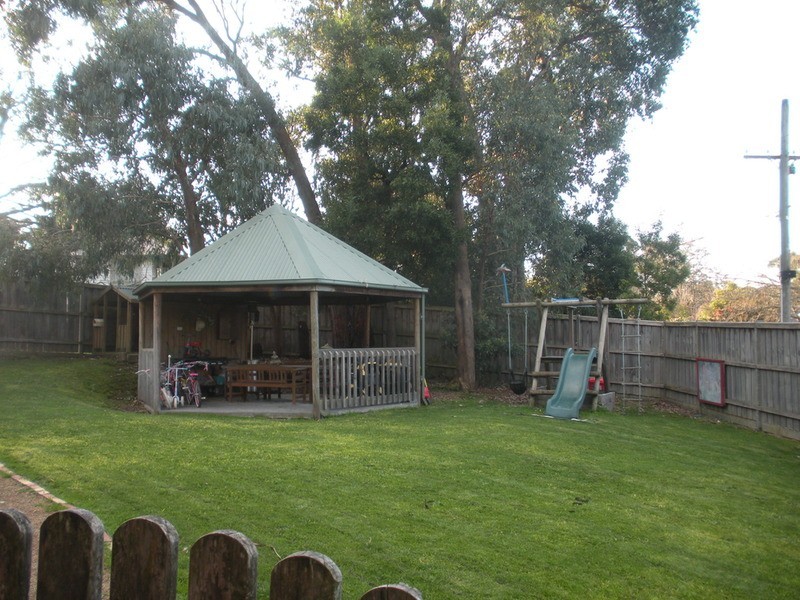 11 Greenhills Avenue, Montrose VIC 3765