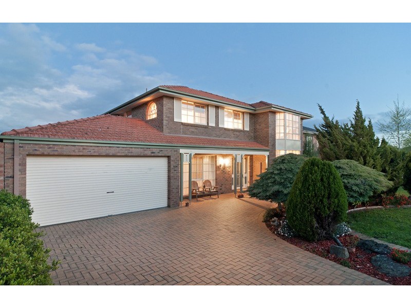 21 Hilledge Lane, Mooroolbark VIC 3138