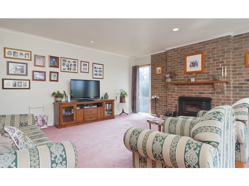 21 Hilledge Lane, Mooroolbark VIC 3138