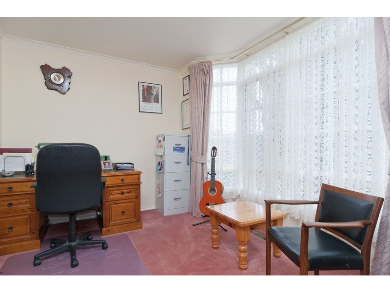 21 Hilledge Lane, Mooroolbark VIC 3138