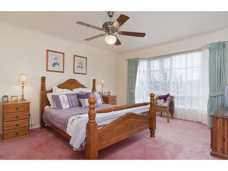 21 Hilledge Lane, Mooroolbark VIC 3138