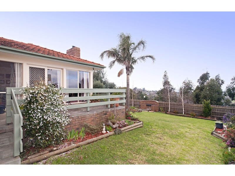 21 Hilledge Lane, Mooroolbark VIC 3138