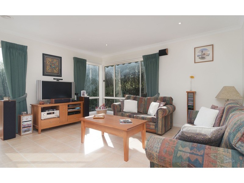 68 Blue Ridge Drive, Mooroolbark VIC 3138