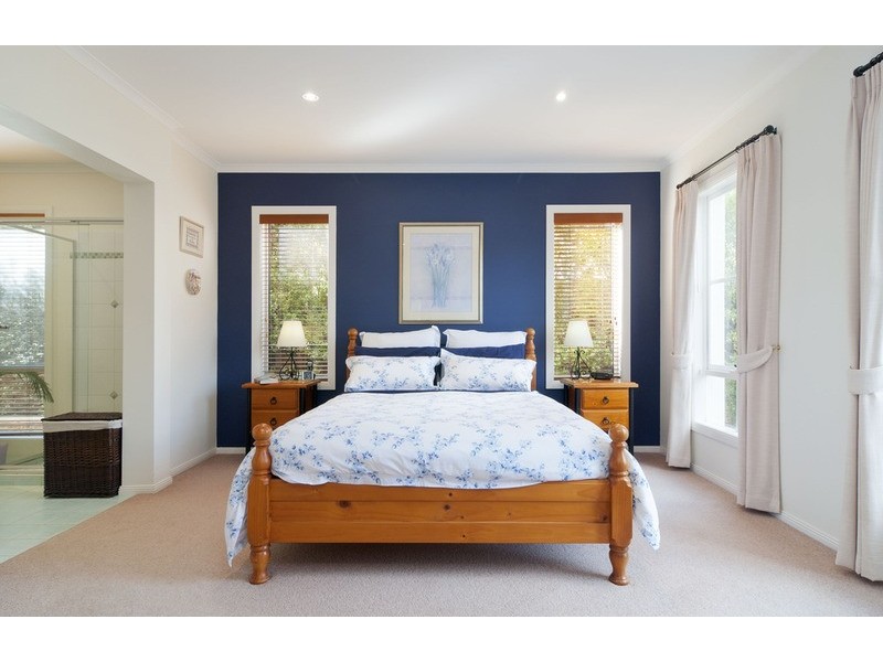 68 Blue Ridge Drive, Mooroolbark VIC 3138