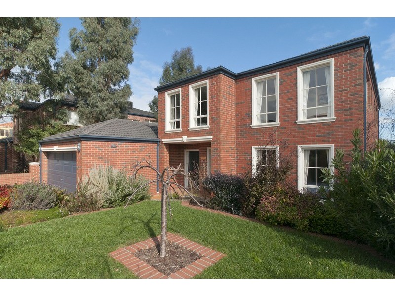 68 Blue Ridge Drive, Mooroolbark VIC 3138
