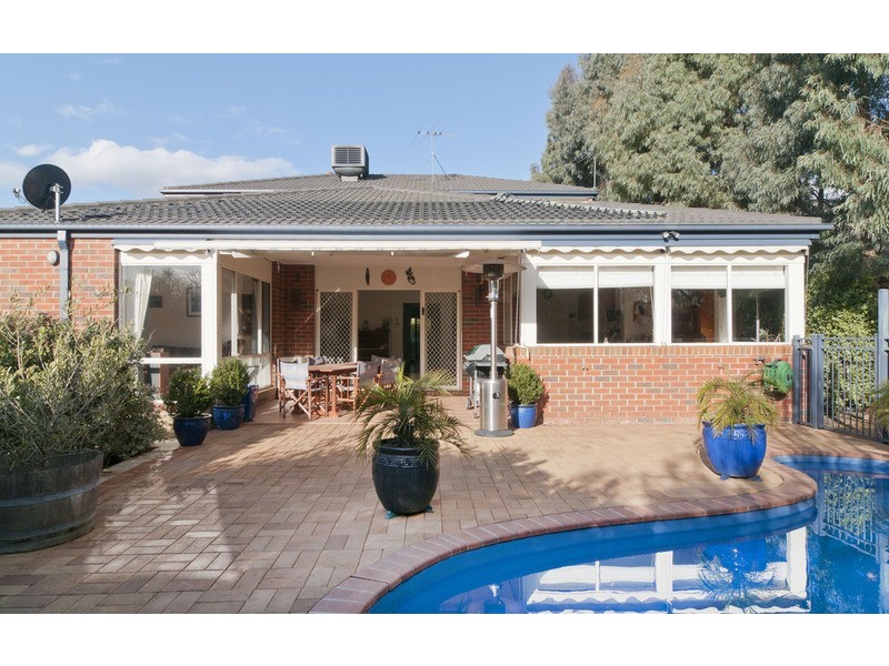 68 Blue Ridge Drive, Mooroolbark VIC 3138