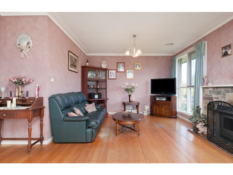 34 Braeside Drive, Launching Place VIC 3139