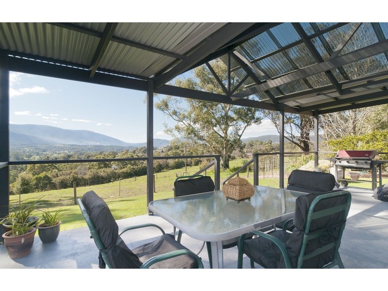 34 Braeside Drive, Launching Place VIC 3139