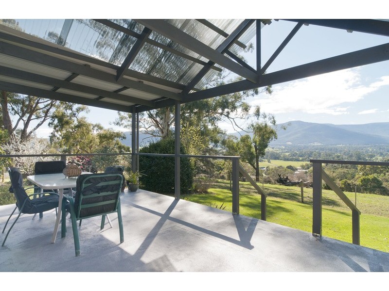 34 Braeside Drive, Launching Place VIC 3139