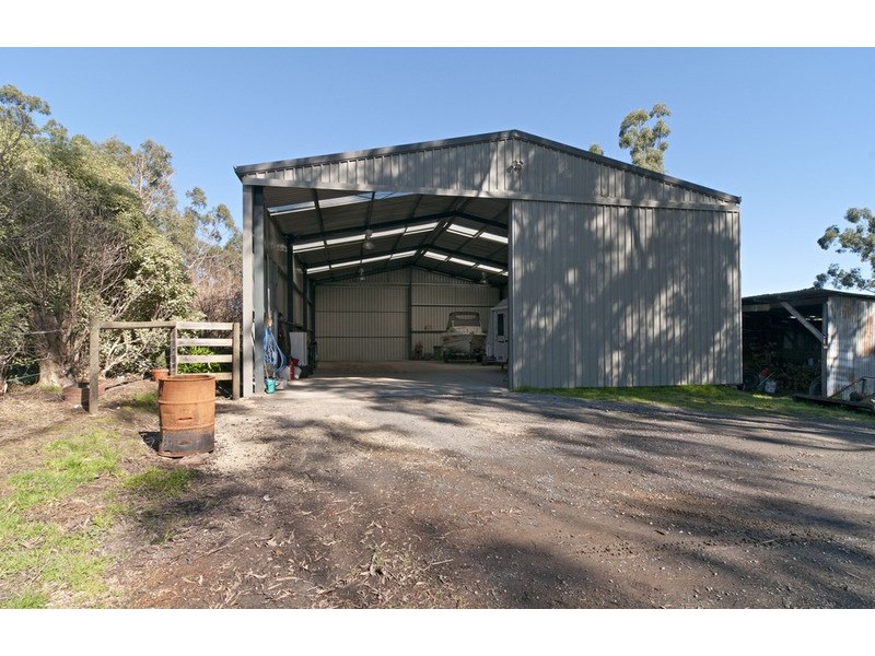 34 Braeside Drive, Launching Place VIC 3139