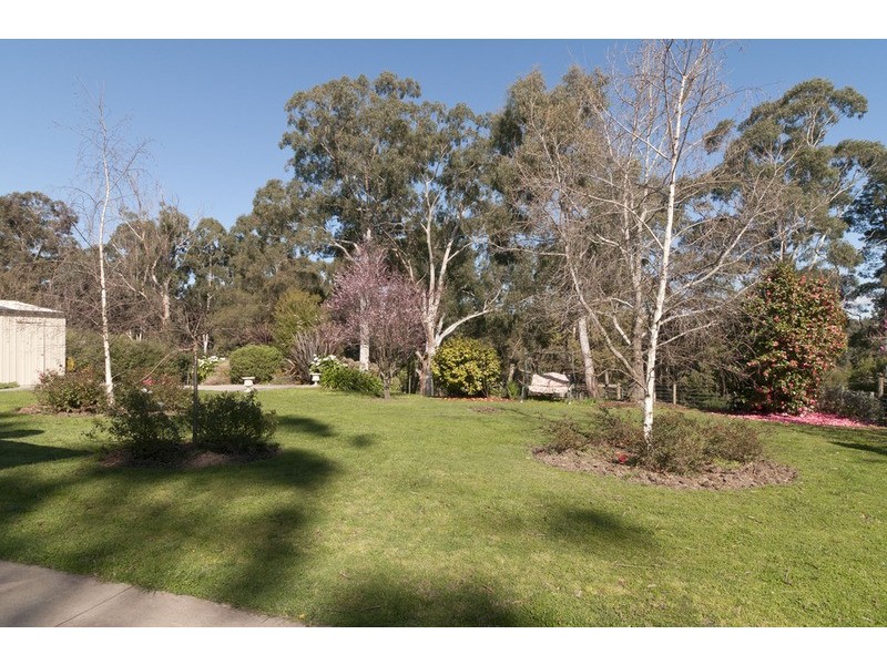 34 Braeside Drive, Launching Place VIC 3139