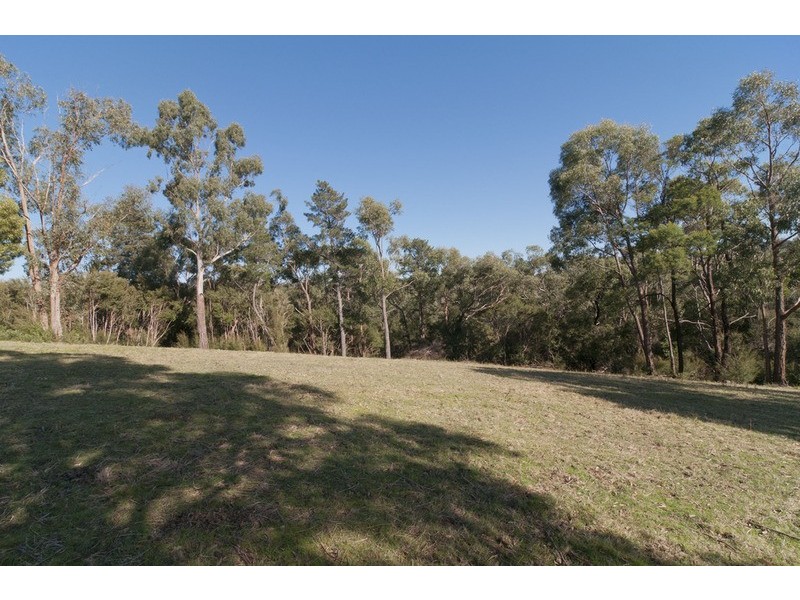 34 Braeside Drive, Launching Place VIC 3139