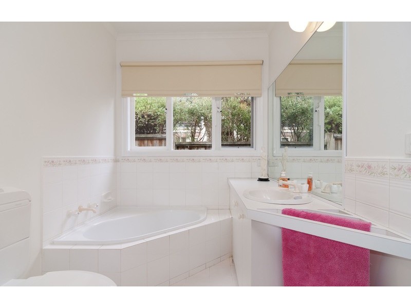 2/16 Charles Street, Mooroolbark VIC 3138