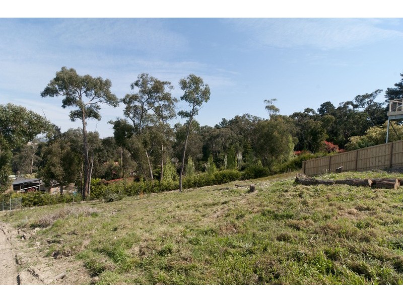 6 Grand View  Grove, Lilydale VIC 3140