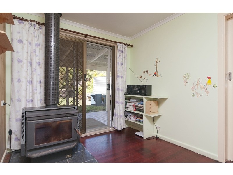 8 Stephen Road, Wandin North VIC 3139