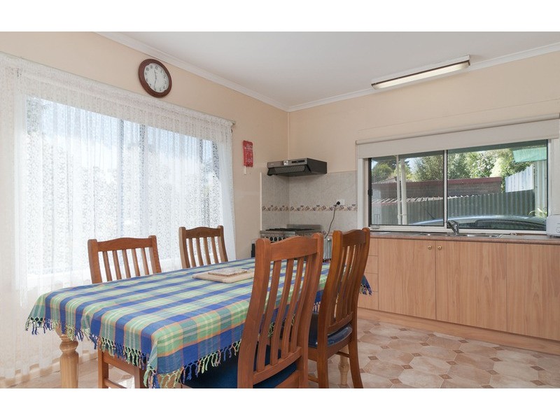 8 Stephen Road, Wandin North VIC 3139