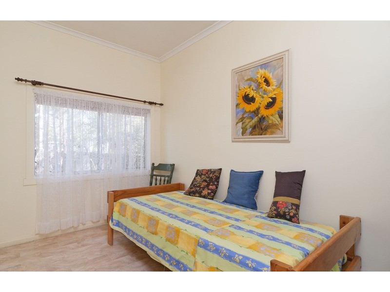 8 Stephen Road, Wandin North VIC 3139