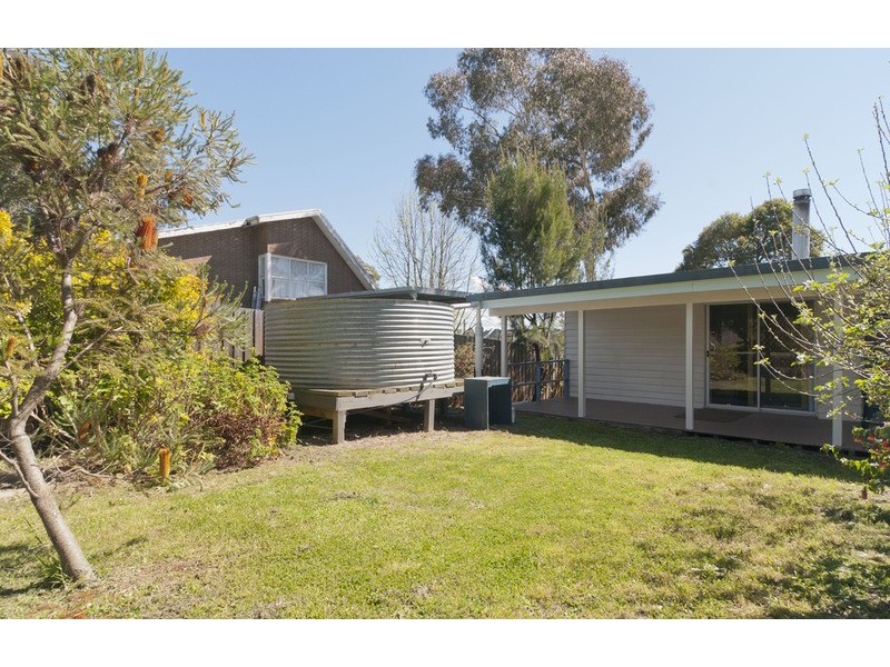 8 Stephen Road, Wandin North VIC 3139
