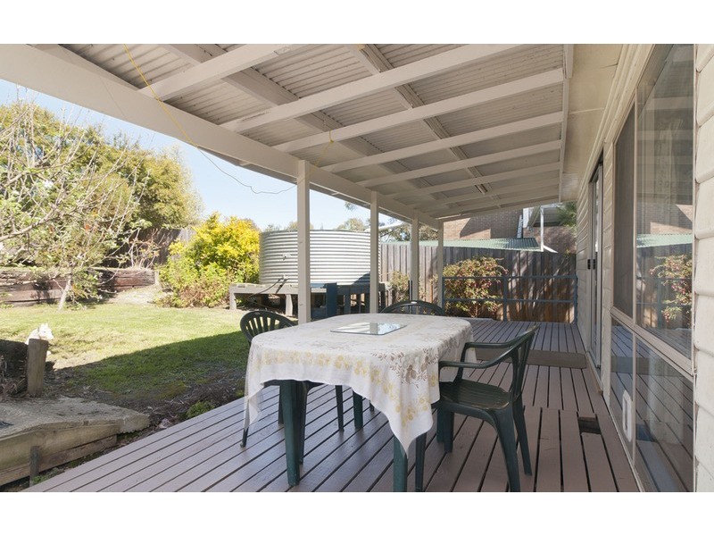 8 Stephen Road, Wandin North VIC 3139