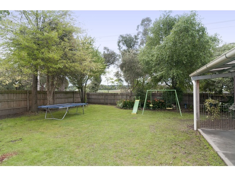 2 Lauriston  Drive, Coldstream VIC 3770