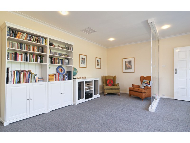 15 Burton  Road, Lilydale VIC 3140