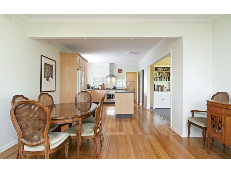 15 Burton  Road, Lilydale VIC 3140