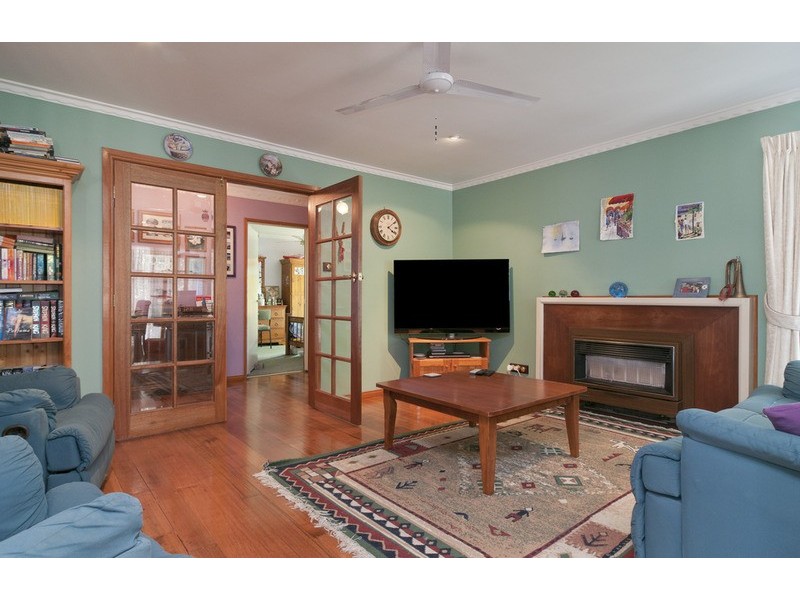 10 Mandowie  Crescent, Croydon VIC 3136