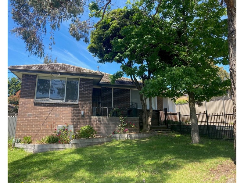 56 Ross Pincott Drive, Mooroolbark VIC 3138