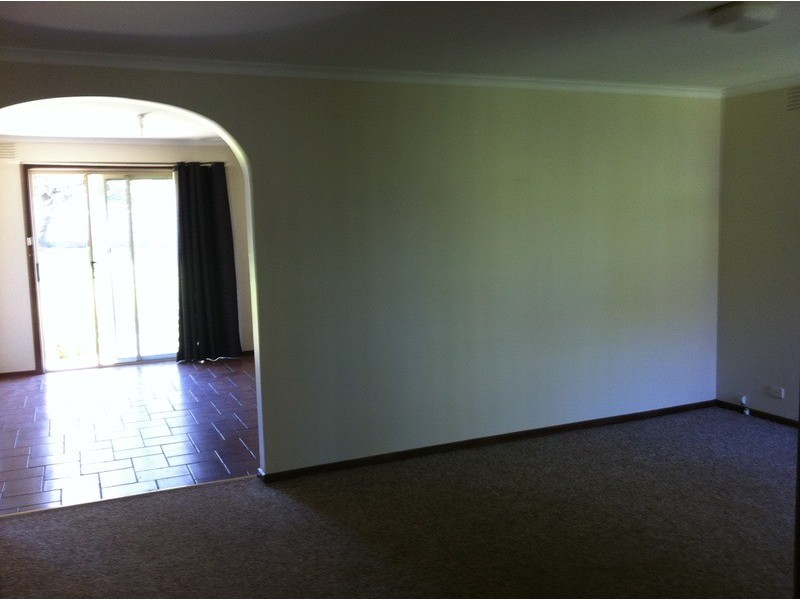 33 Old Kent Road, Mooroolbark VIC 3138