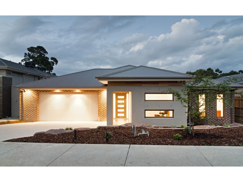 27 Tudor Drive, Mooroolbark VIC 3138