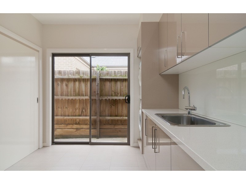 27 Tudor Drive, Mooroolbark VIC 3138
