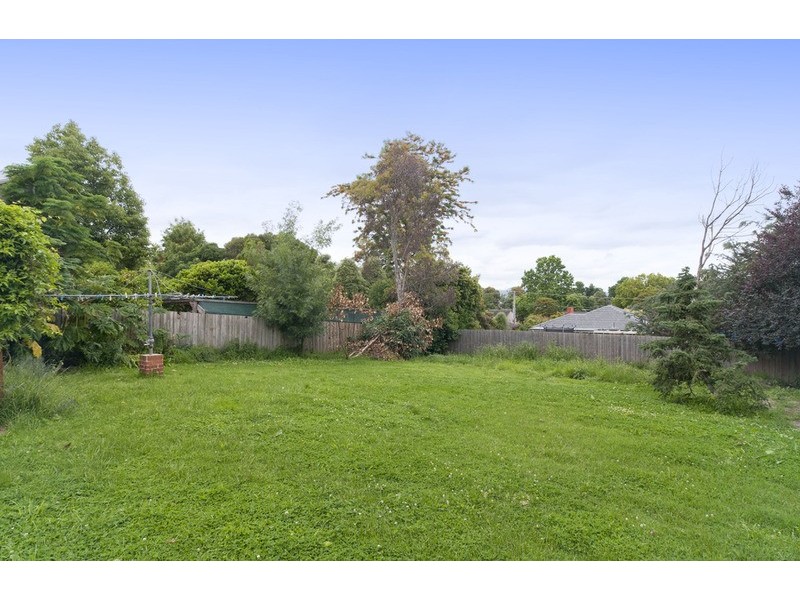 2/15 Kalimna  Street, Mooroolbark VIC 3138
