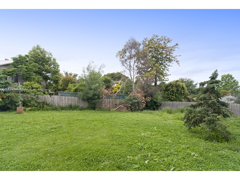 2/15 Kalimna  Street, Mooroolbark VIC 3138