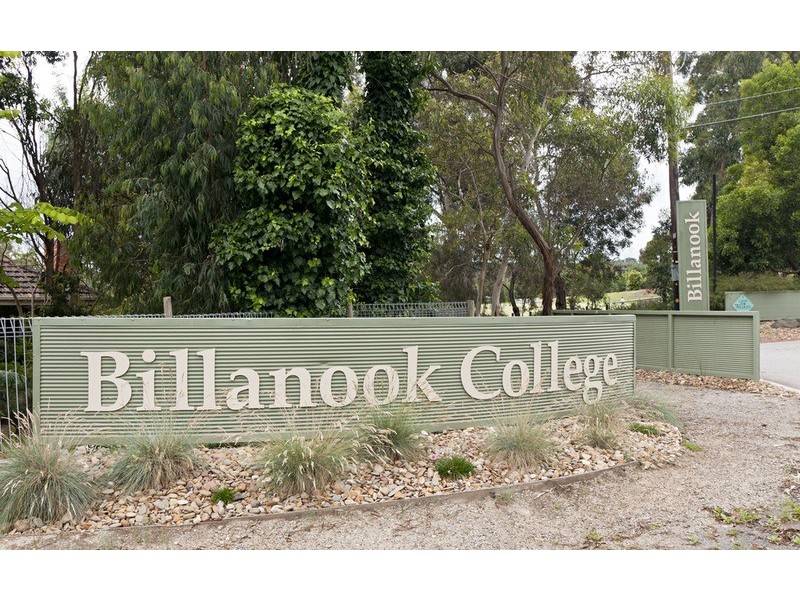 22 Tudor  Drive, Mooroolbark VIC 3138