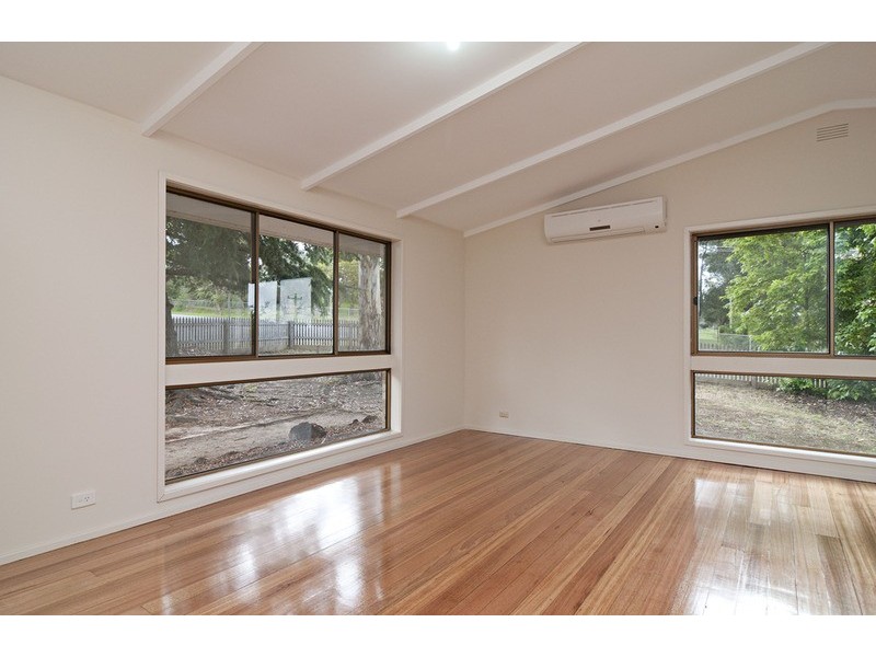 28 Pembroke Road, Mooroolbark VIC 3138