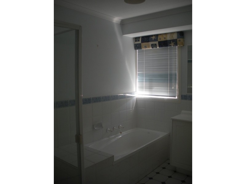 17 Clearwater Drive, Lilydale VIC 3140