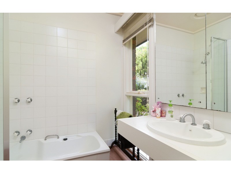 27 Grandvalley Drive, Chirnside Park VIC 3116