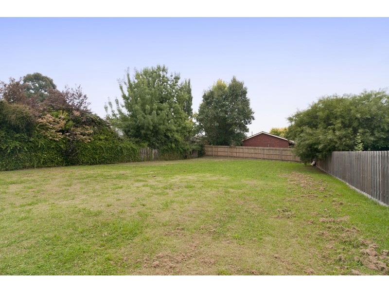 2/20 Deschamps Street, Lilydale VIC 3140