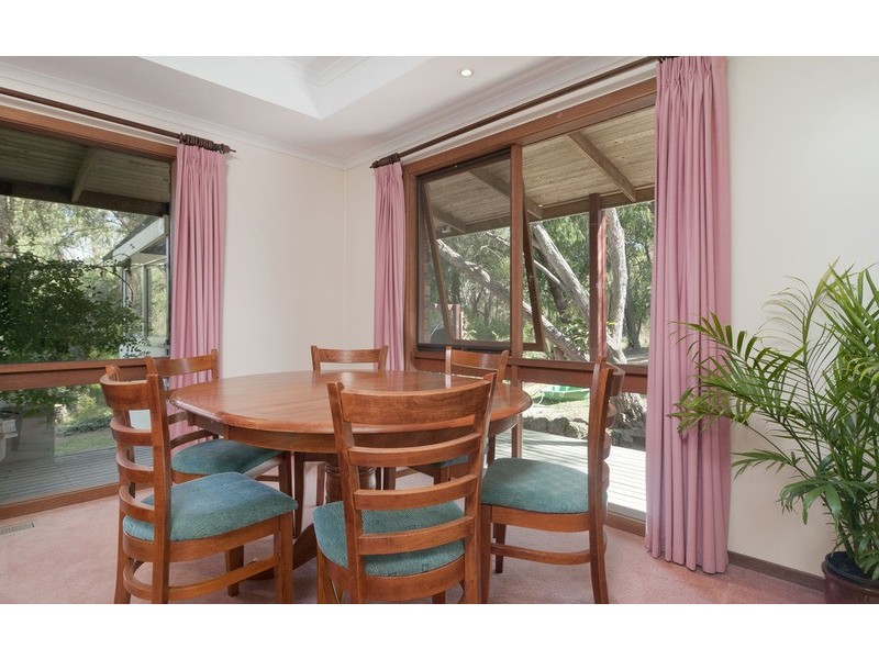 45 Railway Parade, Wandin North VIC 3139