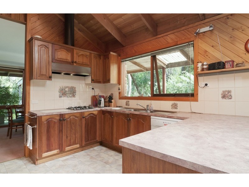 45 Railway Parade, Wandin North VIC 3139