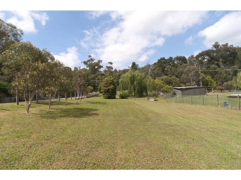 45 Railway Parade, Wandin North VIC 3139