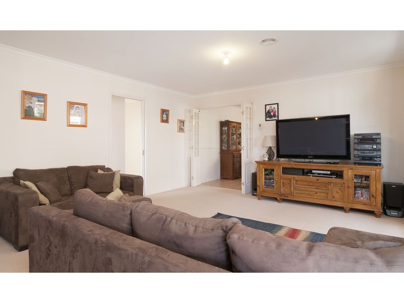 11 Pacific  Drive, Mooroolbark VIC 3138