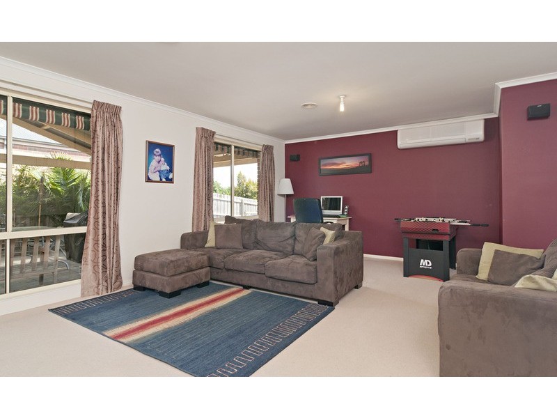 11 Pacific  Drive, Mooroolbark VIC 3138