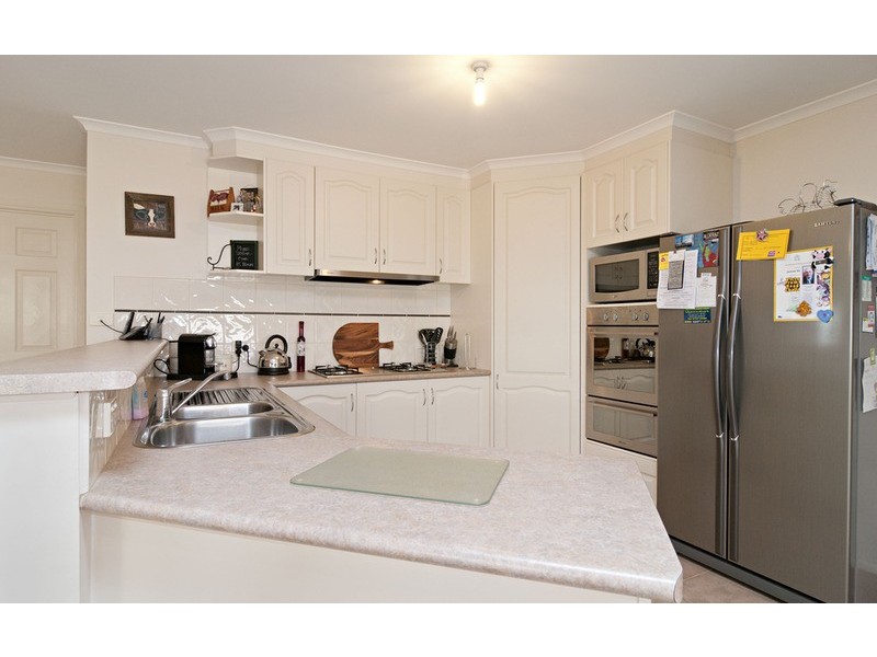 11 Pacific  Drive, Mooroolbark VIC 3138