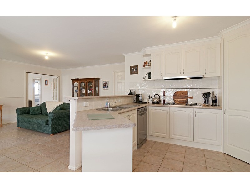 11 Pacific  Drive, Mooroolbark VIC 3138