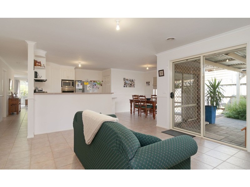 11 Pacific  Drive, Mooroolbark VIC 3138