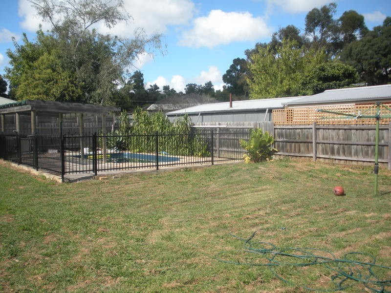 104 Lomond Avenue, Kilsyth VIC 3137