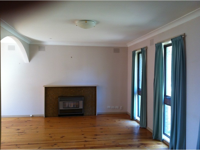 2 Nambour Drive, Mooroolbark VIC 3138