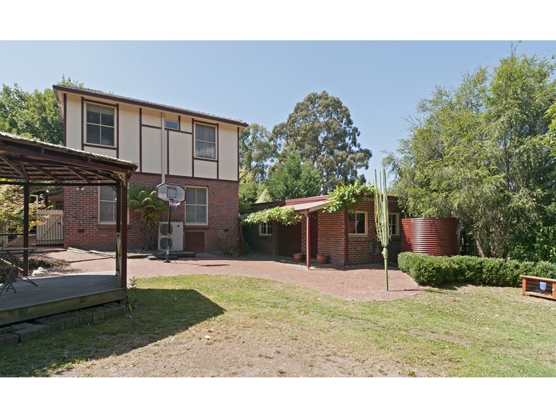 51 Bellara Drive, Mooroolbark VIC 3138