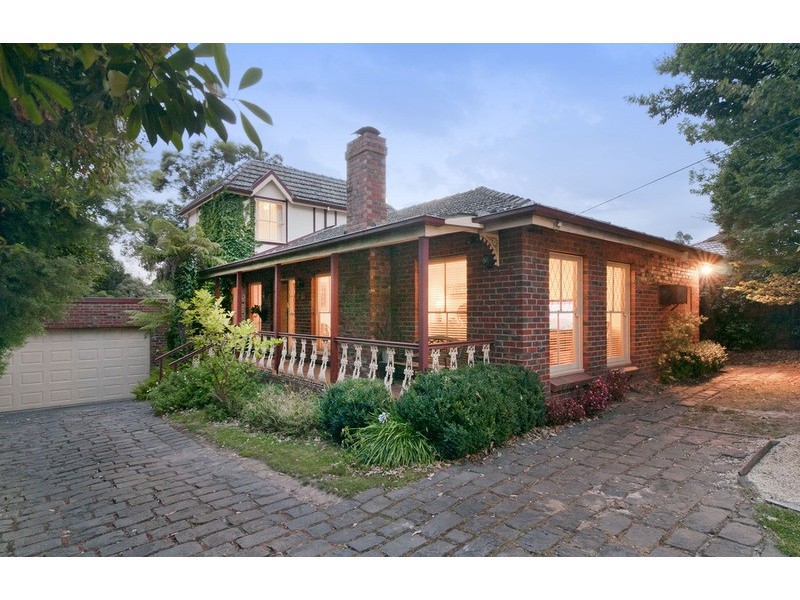 51 Bellara Drive, Mooroolbark VIC 3138